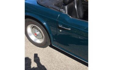Triumph-Tr6-1974-Mallard-blue-Black-38