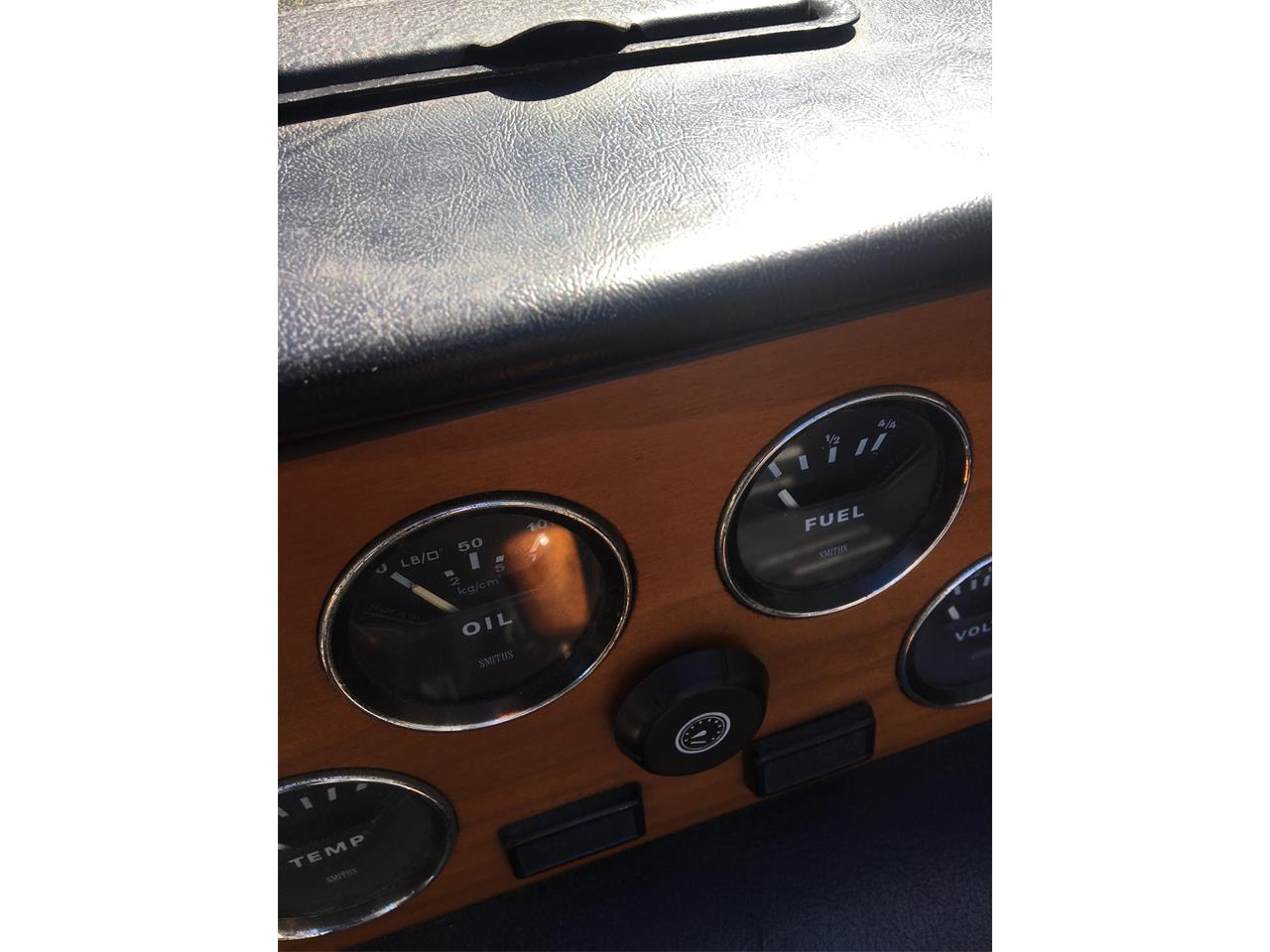 Triumph-Tr6-1974-Mallard-blue-Black-44