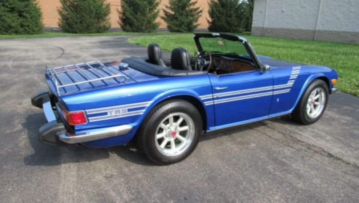 Triumph-Tr6-1975-Viper-Blue-1