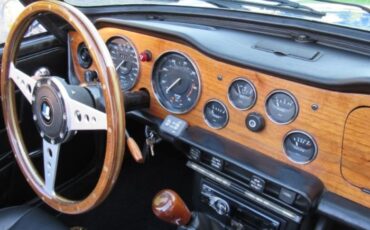 Triumph-Tr6-1975-Viper-Blue-15