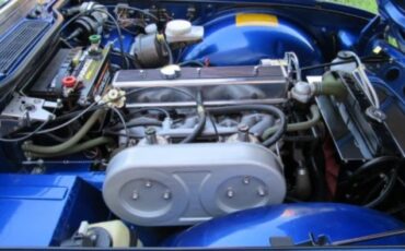 Triumph-Tr6-1975-Viper-Blue-19