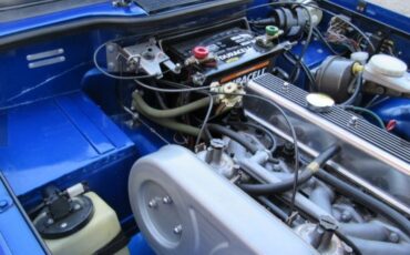 Triumph-Tr6-1975-Viper-Blue-20
