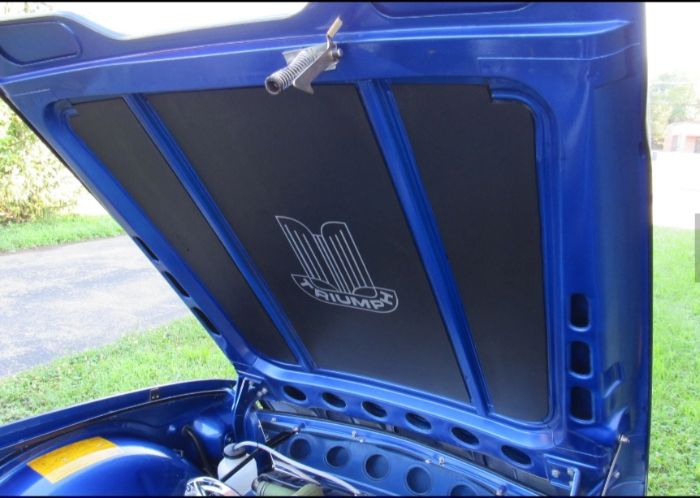 Triumph-Tr6-1975-Viper-Blue-23