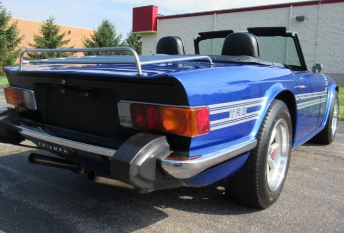 Triumph-Tr6-1975-Viper-Blue-3
