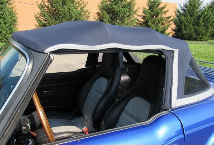 Triumph-Tr6-1975-Viper-Blue-6