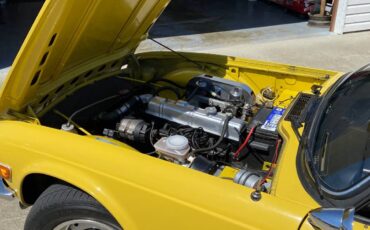 Triumph-Tr6-1975-yellow-2