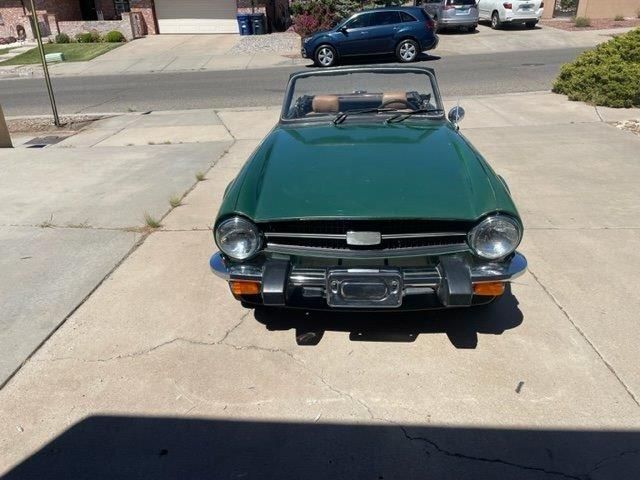 Triumph-Tr6-1976-4