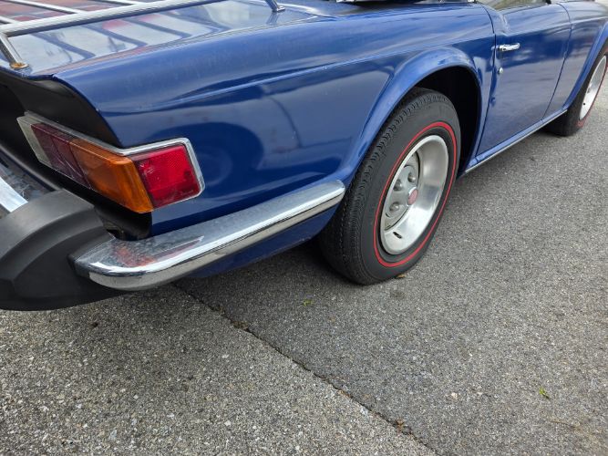 Triumph-Tr6-1976-Blue-Black-10