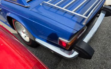 Triumph-Tr6-1976-Blue-Black-12