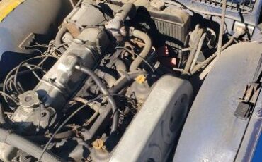 Triumph-Tr6-1976-Blue-Black-17