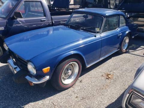 Triumph-Tr6-1976-Blue-Black-23