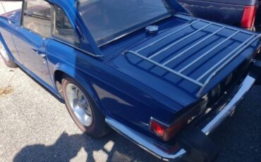 Triumph-Tr6-1976-Blue-Black-3