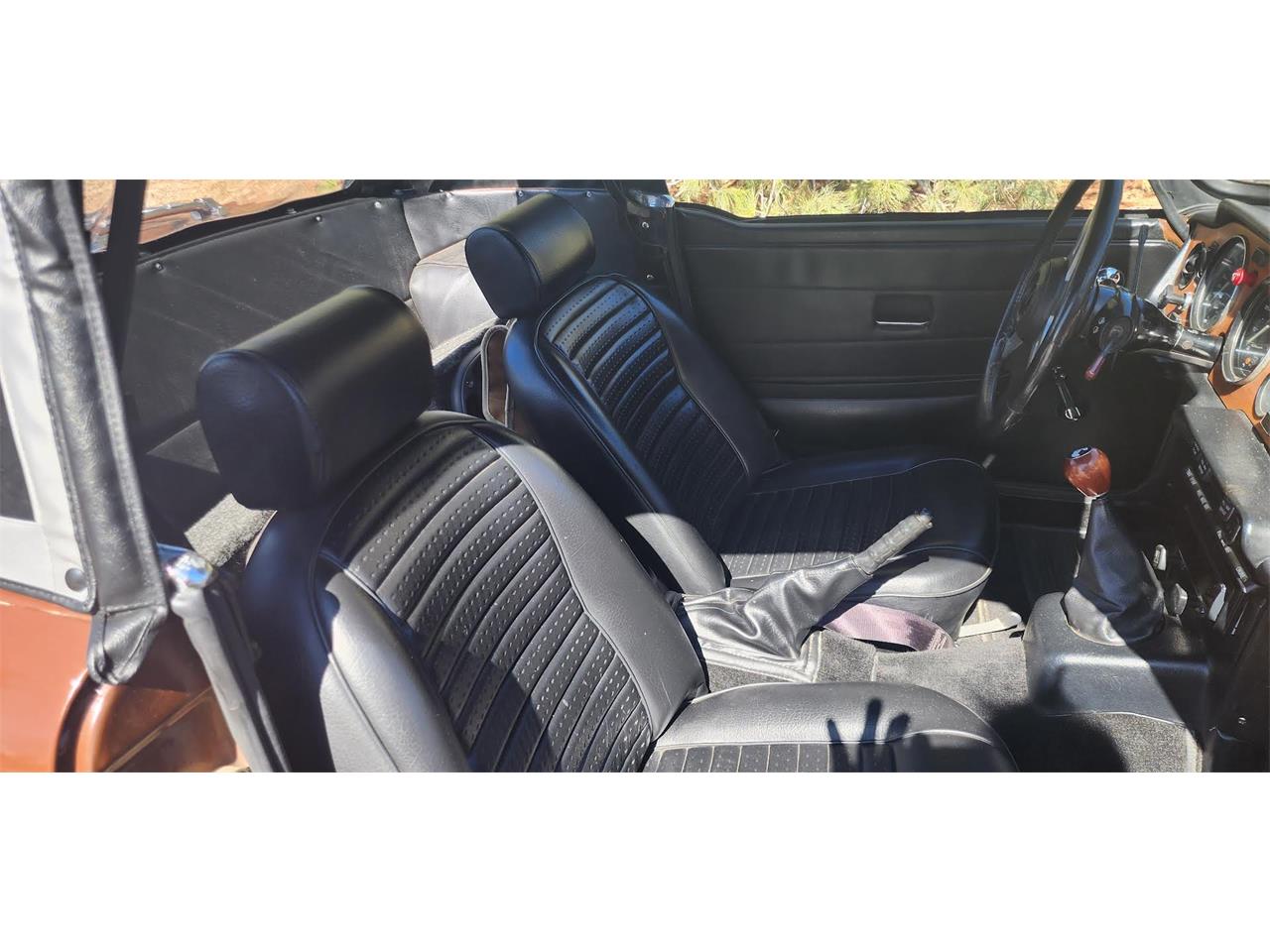 Triumph-Tr6-1976-British-Maple-Black-10