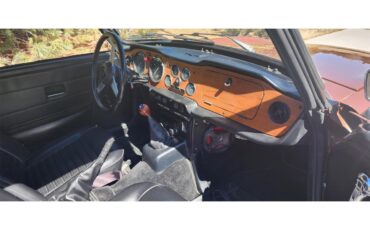 Triumph-Tr6-1976-British-Maple-Black-11