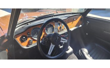 Triumph-Tr6-1976-British-Maple-Black-15