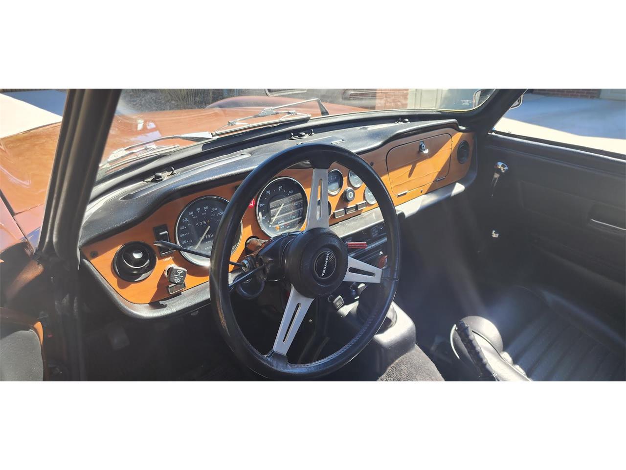 Triumph-Tr6-1976-British-Maple-Black-15