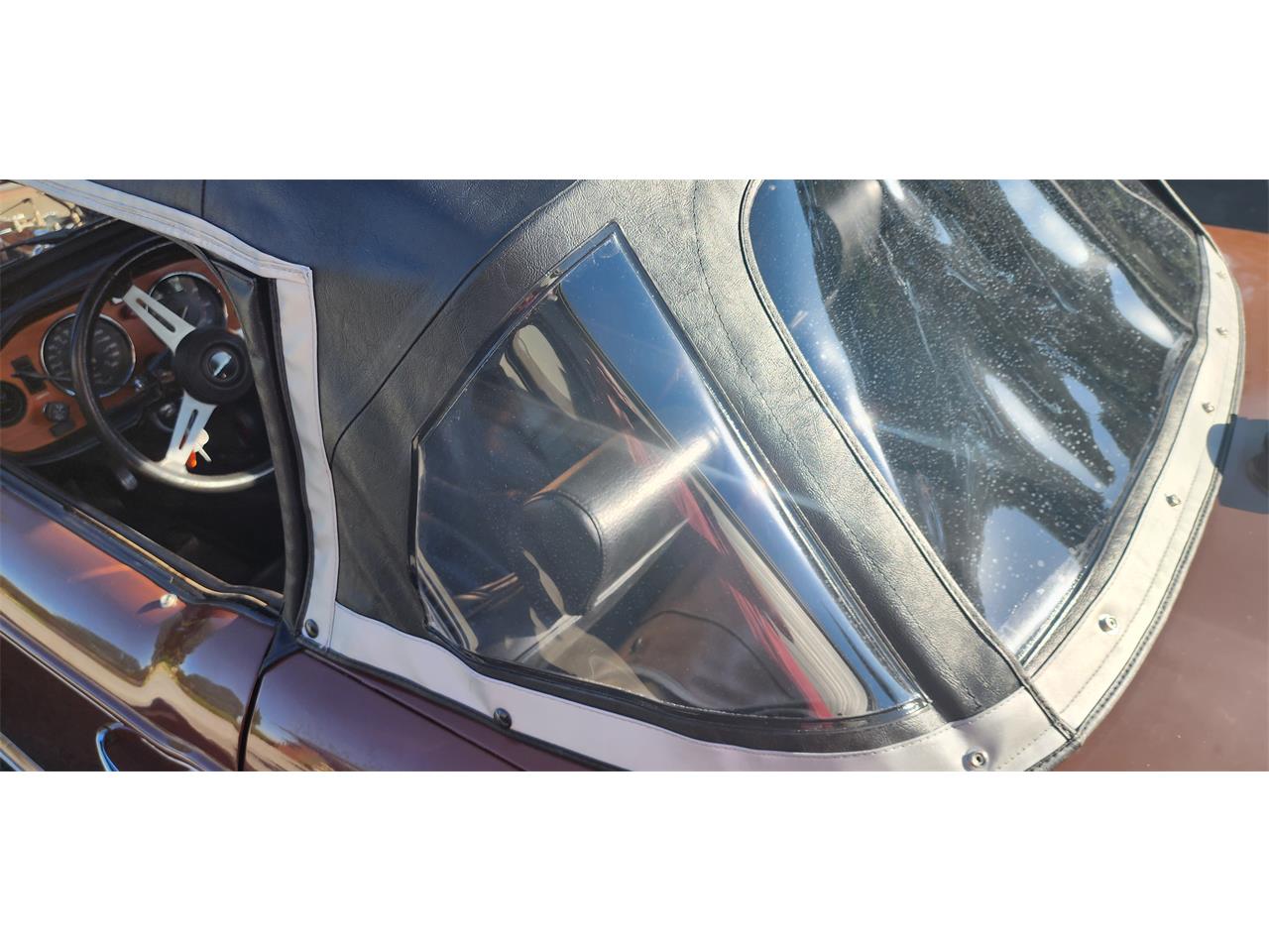 Triumph-Tr6-1976-British-Maple-Black-24