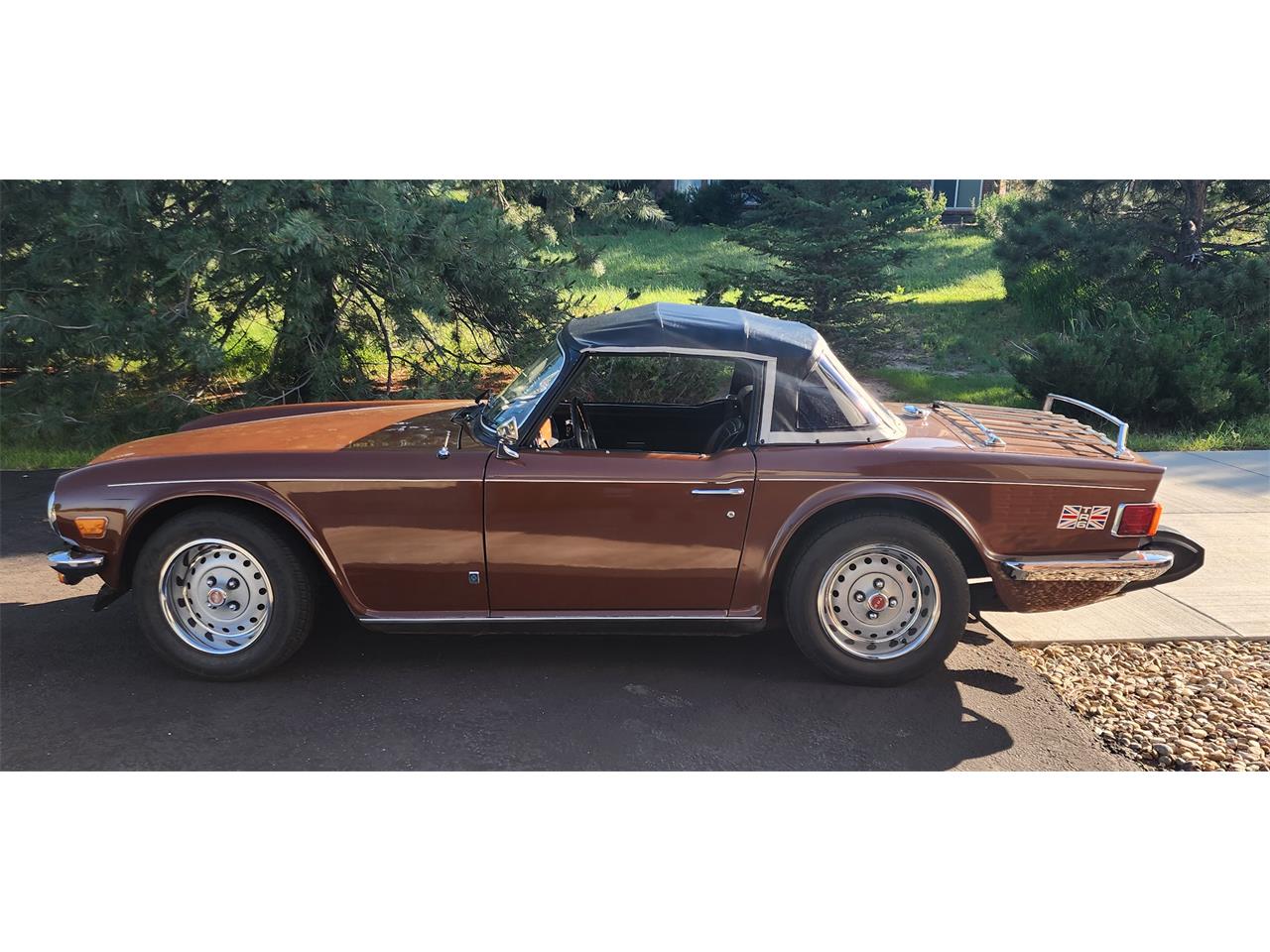 Triumph-Tr6-1976-British-Maple-Black-26