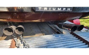Triumph-Tr6-1976-British-Maple-Black-38