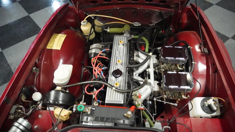 Triumph-Tr6-1976-Carmine-Red-Beige-1
