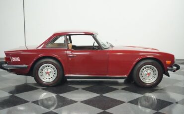 Triumph-Tr6-1976-Carmine-Red-Beige-11