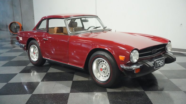 Triumph-Tr6-1976-Carmine-Red-Beige-12