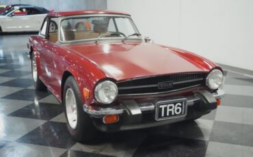 Triumph-Tr6-1976-Carmine-Red-Beige-13