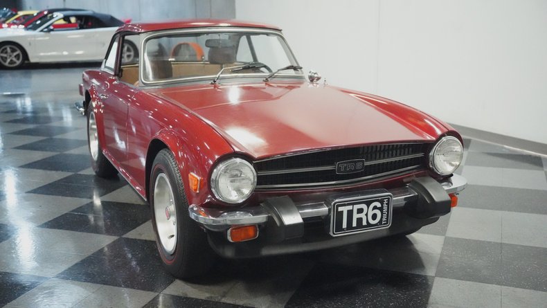 Triumph-Tr6-1976-Carmine-Red-Beige-13