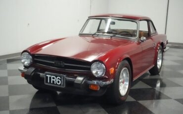 Triumph-Tr6-1976-Carmine-Red-Beige-15
