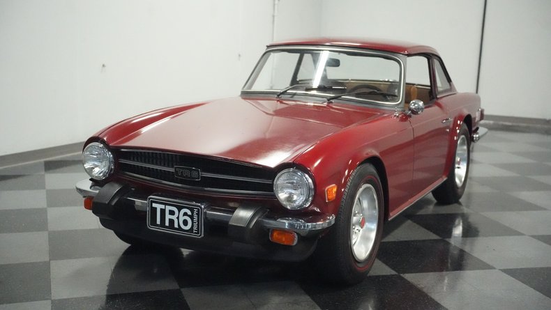 Triumph-Tr6-1976-Carmine-Red-Beige-15