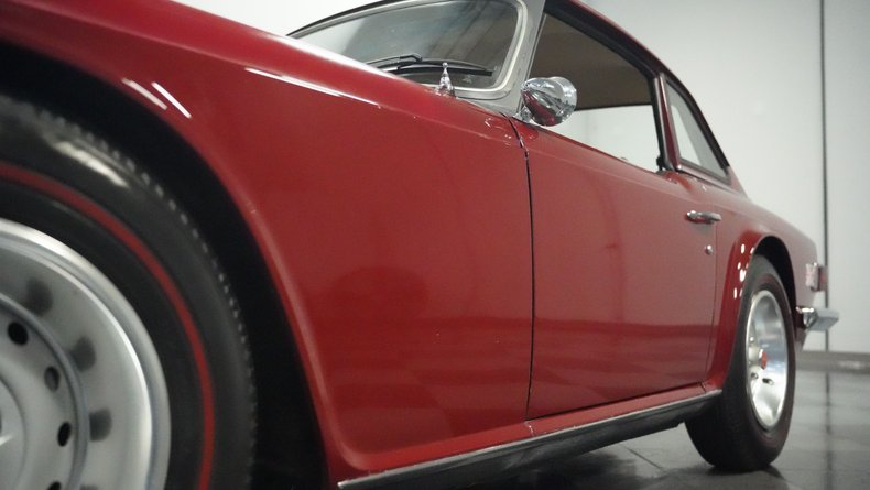 Triumph-Tr6-1976-Carmine-Red-Beige-18