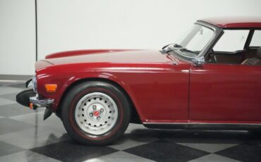 Triumph-Tr6-1976-Carmine-Red-Beige-19