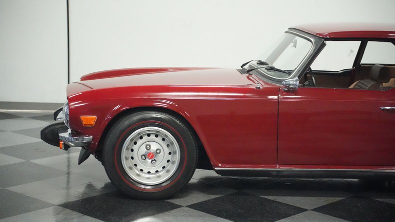 Triumph-Tr6-1976-Carmine-Red-Beige-19