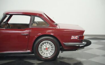 Triumph-Tr6-1976-Carmine-Red-Beige-20