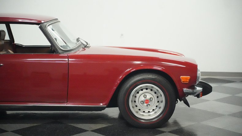 Triumph-Tr6-1976-Carmine-Red-Beige-25