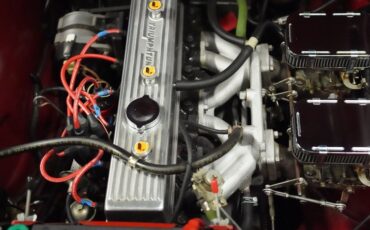 Triumph-Tr6-1976-Carmine-Red-Beige-28