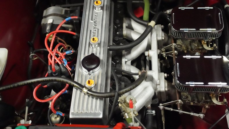 Triumph-Tr6-1976-Carmine-Red-Beige-28