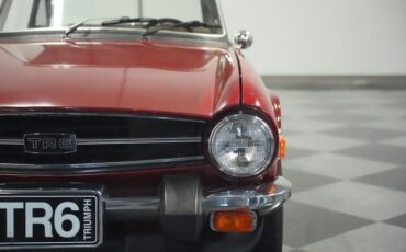 Triumph-Tr6-1976-Carmine-Red-Beige-33