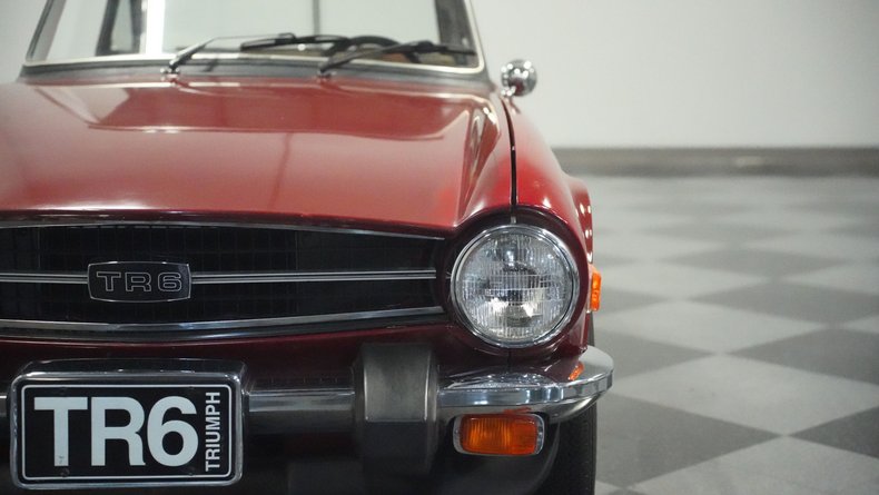 Triumph-Tr6-1976-Carmine-Red-Beige-33