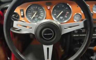 Triumph-Tr6-1976-Carmine-Red-Beige-36