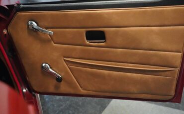 Triumph-Tr6-1976-Carmine-Red-Beige-4