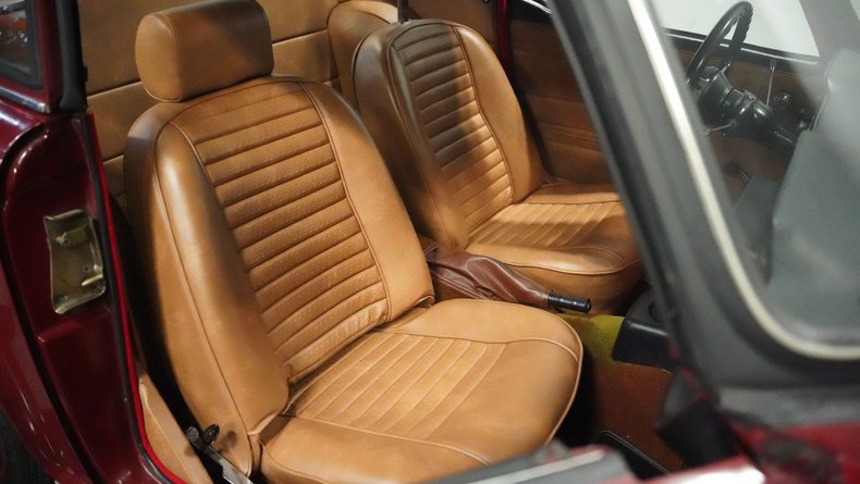 Triumph-Tr6-1976-Carmine-Red-Beige-45