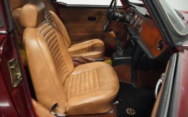 Triumph-Tr6-1976-Carmine-Red-Beige-46