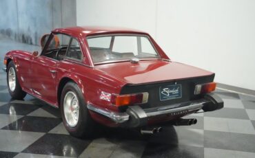 Triumph-Tr6-1976-Carmine-Red-Beige-7