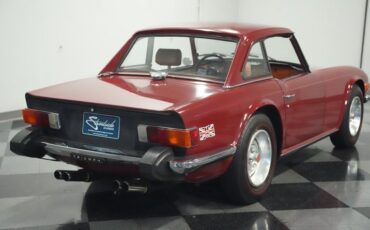 Triumph-Tr6-1976-Carmine-Red-Beige-9