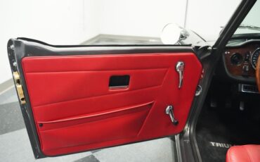 Triumph-Tr6-1976-Medium-Gray-Black-ampamp-Red-1