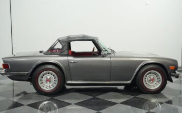 Triumph-Tr6-1976-Medium-Gray-Black-ampamp-Red-11