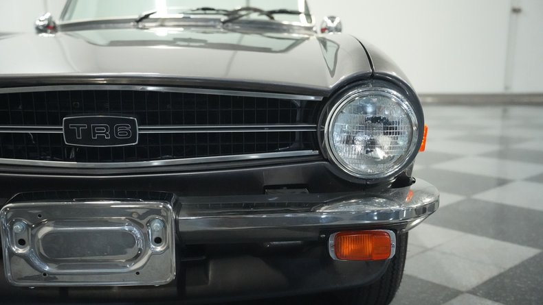 Triumph-Tr6-1976-Medium-Gray-Black-ampamp-Red-16