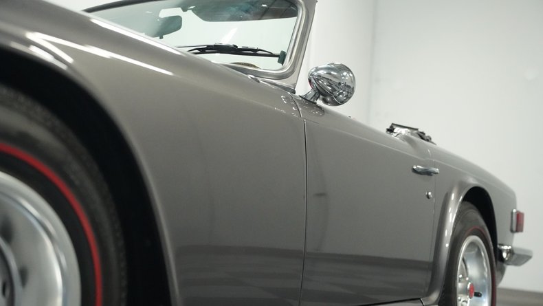 Triumph-Tr6-1976-Medium-Gray-Black-ampamp-Red-18