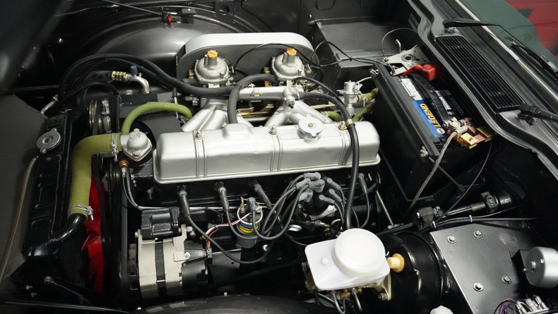 Triumph-Tr6-1976-Medium-Gray-Black-ampamp-Red-24